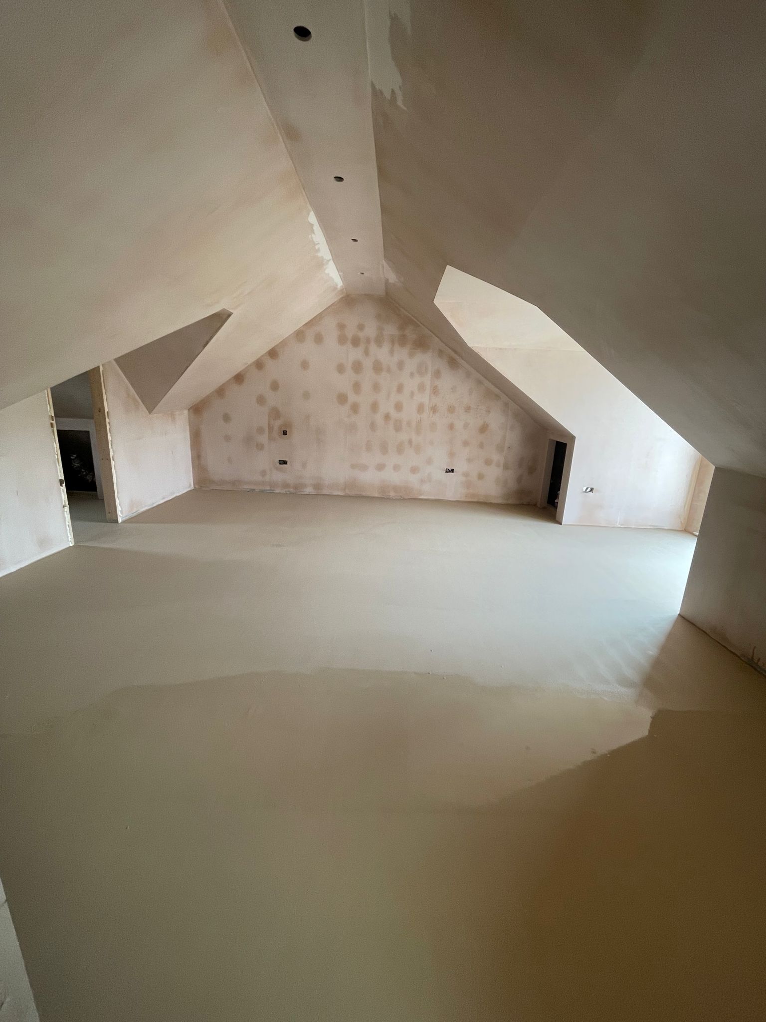 We provide a wide range of plastering solutions From interior plastering that ensures smooth, durable walls and ceilings to skimming for a polished and uniform surface, we have the expertise to handle it all.